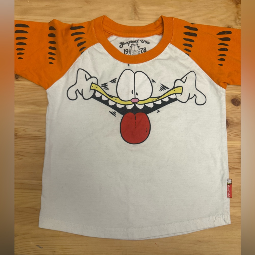 Boys 3/3T vintage Garfield shirt EUC